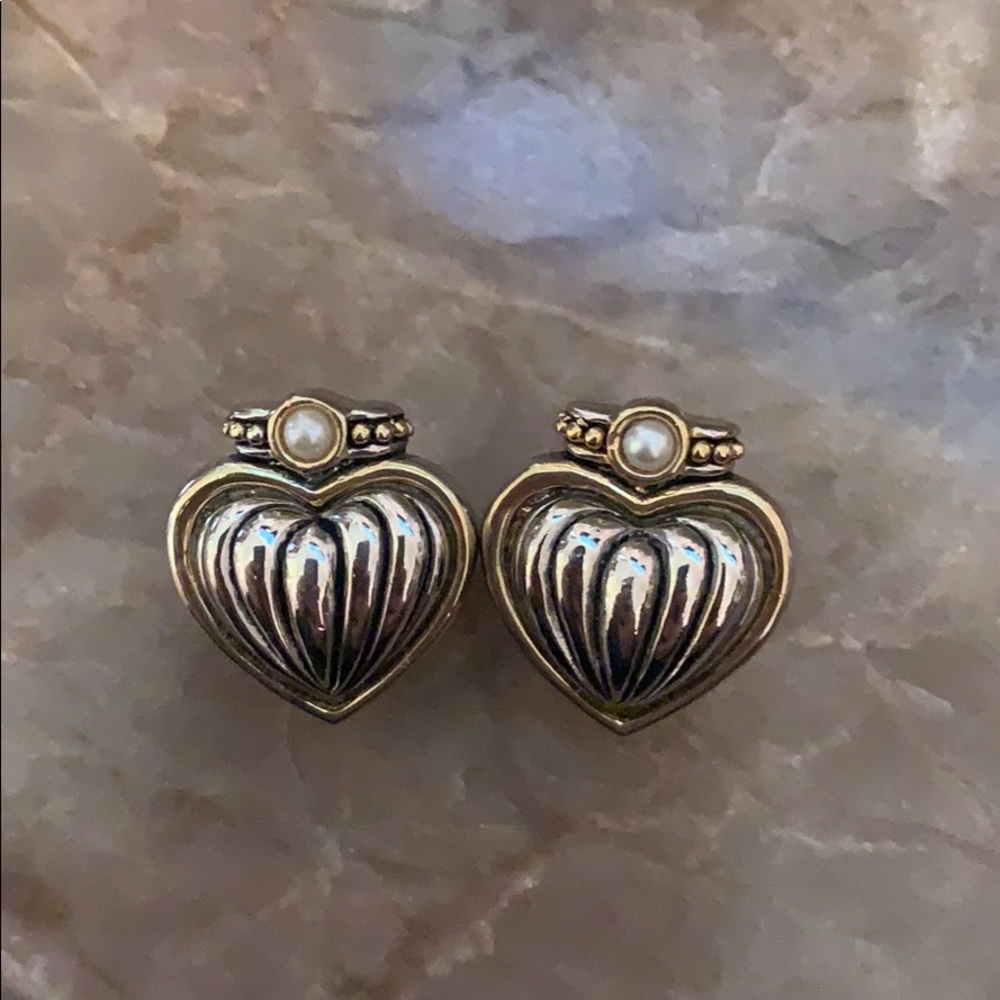 Heart stud earrings - Picture 3 of 3